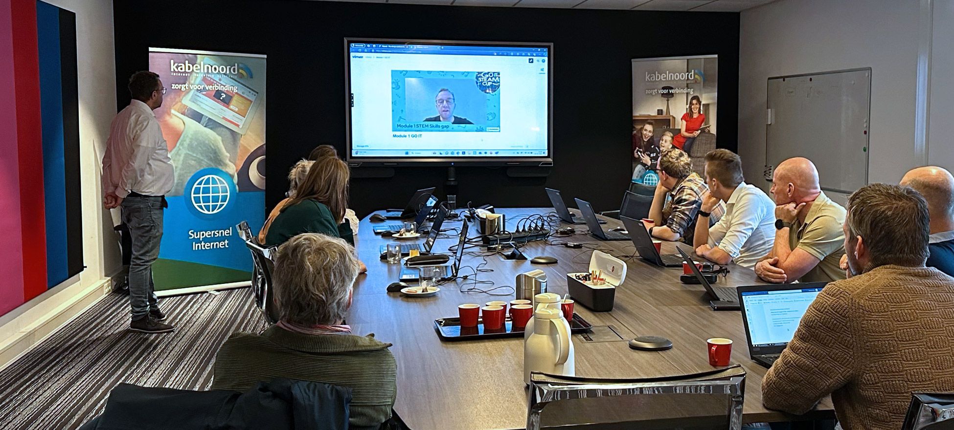Docenten op stoom voor de STEAMcup Challenge Docenten op stoom voor de STEAMcup Challenge